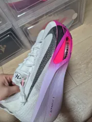 未使用正規品 NIKE アルファフライ3 FD8311-100 クリーム 42万円