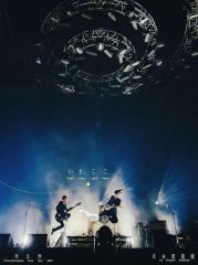 中古】紙製品 B'z 直筆サイン色紙 「B'z LIVE-GYM 2011 -C'mon-」 会場