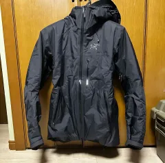ARC'TERYX アークテリクス / ベータ インシュレーテッド ジャケット / ブラック / Sのサムネイル