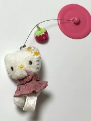レア‼️さくらんぼファーハローキティ チェリー型ストラップ レア‼️さくらんぼファーハローキティ チェリー型ストラップ - メルカリ