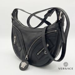 VERSACE ホーボー リピート ブラック ショルダーバッグ - メルカリ