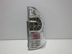 70系ヴォクシー　右テール　ZRR70/75　後期　28-220　81550-28600　キラメキ　コーティング　260623027のサムネイル