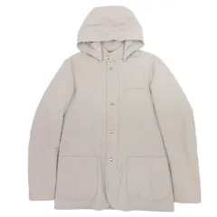 新品同様 Herno RESORT ヘルノ リゾート パッカブル トラベルジャケット ブルゾン アウター 中綿 ナイロン ジップアップ 46 ベージュ メンズ 古着 中古 USEDのサムネイル