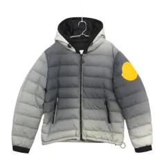 MONCLER モンクレール O × オフホワイト OFF-WHITE by VIRGIL ABLOH DINARD ダウンジャケット ブルゾン ラバービッグワッペン ロゴ B209H4130505 58023 アウター グレー 1【S】 メンズ 【中古】のサムネイル