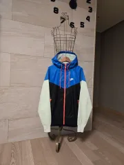 s NIKE ウィンドランナー ウィンドブレーカー ジャケット ランニングのサムネイル