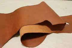 キャメル 71ds ヌメ革 ベリー 牛革 イタリア レザー スムース加工 はぎれ 一枚革 レザークラフト 革 皮 本革 diy 生地 材料のサムネイル