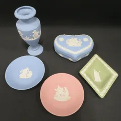9105☆ウエッジウッド(WEDGWOOD)■花瓶■小物入れ■皿３個■５点セット■送料込みのサムネイル
