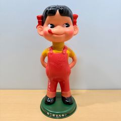 不二家 ペコちゃん貯金箱 人形 赤台 - メルカリ