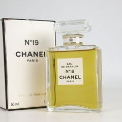 【新品未開封】シャネル　№19　19番　オーデパルファム　50ml 残量たっぷり】CHANEL シャネル №19 オードパルファム 50ml 香水
