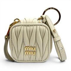 MIU MIU マテラッセレザー キーリング - メルカリ
