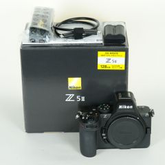 Nikon Z5II】+【Z35mmf1.8S】シャッター回数約2420枚 - メルカリ