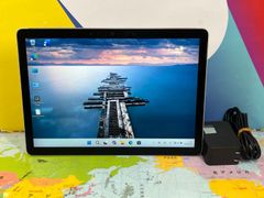 Microsoft Surface Pro6（充放電回数23回）7/4までの出品 - メルカリ