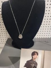 BTS◇JUNG KOOK◇ネックレス トレカ付 GOLDEN 展示会 グク - メルカリ