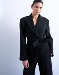 トップショップ レディース アウター ジャケット・ブルゾン クロップド ブレザー Topshop cropped belted boxy blazer Black ブラックのサムネイル