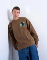 トップマン メンズ アウター パーカー・スウェット オーバーサイズフィット スウェット シャツ Topman oversized fit sweatshirt with letter embroideのサムネイル