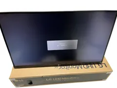 【LG 4Kモニター】 LG 27UK600-W 27インチ 4K モニターのサムネイル