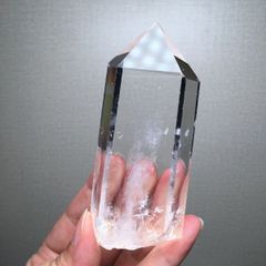 売り切りセール！美品　水晶　六角柱　ポイント　12cm 950g 高透明度 売り切りセール！美品 水晶 六角柱 ポイント 15cm 745g 高透明度