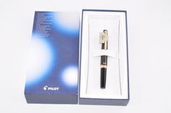新品 PILOT カートリッジ式万年筆 Bペン先 フォルカン - メルカリ
