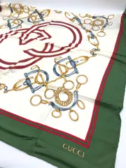 GUCCI　グッチ　大判スカーフ　インターロッキングG　総柄　グリーン×マルチカラー　2435のサムネイル