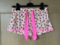 JUICY COUTURE ジューシークチュール フラワー パータン ピンク ハーフパンツのサムネイル