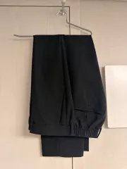 THEY クロップド スラックス ブラック Mのサムネイル