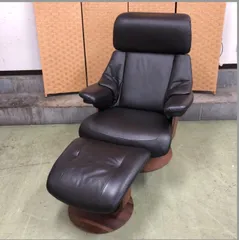 □【値下げ交渉可能】KARIMOKU カリモク リクライニングソファ 1人掛け オットマン 回転式 レザー ブラウン 直接引き取り歓迎！横浜市保土ヶ谷区のサムネイル