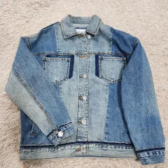 (ヴィンテージボックス) GUESS ゲス 正規品 デニム ジャケット オーバーサイズ レディース XS サイズのサムネイル