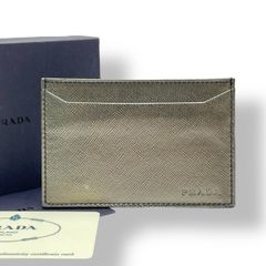 極美品 PRADA プラダ カードケース レザー シルバーカラー 極美品 PRADA プラダ カードケース レザー シルバーカラー - メルカリ