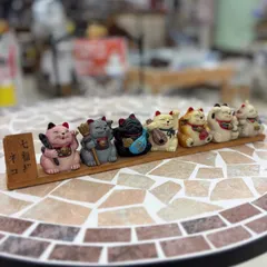 にっこり可愛いネコ達♬.*ﾟ縁起物 招き猫 7体セット 木製台座付き 開運 商売繁盛 置物のサムネイル