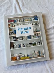 日本未発売　ダミアンハースト　ソウル限定　2冊 damien hirst 韓国 図録ダミアンハースト - メルカリ