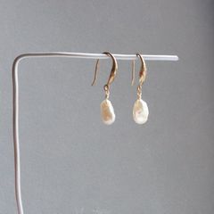 gram 鎌倉 K10 淡水パール ピアス ペア gram 鎌倉 K10 淡水パール ピアス ペア - メルカリ