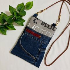 デニムリメイク スマホショルダー サコッシュ ショルダーバッグ 英字