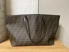 FENDI ズッカ柄 キルティング トートバッグ - メルカリ