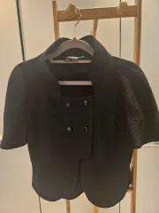 FENDI フェンディ 正規品 クロップドジャケット (サイズ55)のサムネイル
