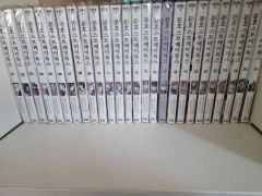 進撃の巨人 全巻セット 1-34巻＋キャラクターズ名鑑 - メルカリ