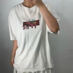 XL ユニクロ 40周年 コラボ Tシャツのサムネイル