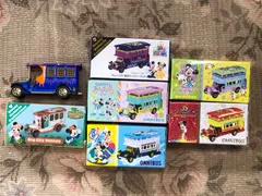 東京ディズニーランドとディズニーシーのバスのトミカ7台まとめ売りです。のサムネイル