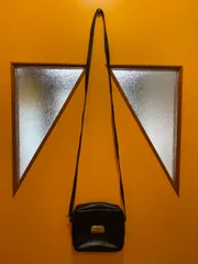 Y【Y12-63】◇ Harrods    ミニショルダーバッグ　黒色のサムネイル