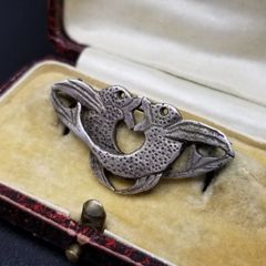 リゼッタ　ブローシュ・ラパン Lisette リゼッタ ブローシュ・ラパン うさぎのブローチ - メルカリ