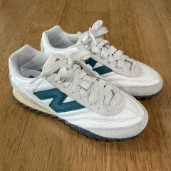 72) New Balance RC30 ライトアーティック グレー スニーカー 225のサムネイル