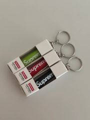 つむぎ 様Supreme BOX LOGO Floating Keychain - メルカリ