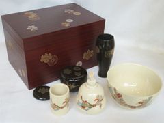 ほぼ未使用 茶道具 黒真塗 茶箱九点セット 茶碗 棗 茶筅 振出 巾筒 等
