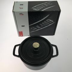 STAUB 赤 丸型 土鍋 取扱説明書付 STAUB 赤 丸型 土鍋 取扱説明書付 - メルカリ