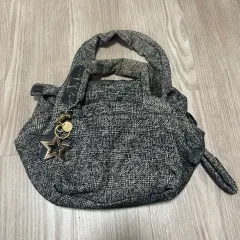 【232073】SEE BY CHLOE シーバイクロエ  トートバッグ　ハンド　ニット　レザー　編み込み　レディース　ロゴ　星型チャーム付き ブラック/ホワイトのサムネイル