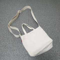 送料込】リーバイス スモールジップクロスボディバッグ コーデュロイ 