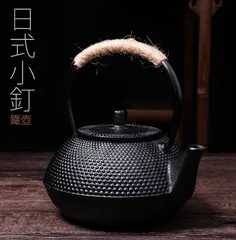 1.8L 南部鉄器風 大きいアラレ鉄瓶 鋳鉄製 鉄分補給 麻紐持ち手 茶こし付き 直火 IH 対応 和風ティーポット お茶道具のサムネイル