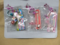 2011年製 ハローキティ Hello Kitty アクセサリーストラップ 4個