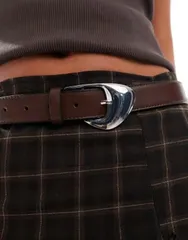 エイソス レディース アクセサリー ベルト ジーンズ ASOS DESIGN angled buckle waist and hip jeans belt in chocolate チョコレートのサムネイル