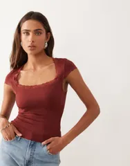 エイソス レディース トップス シャツ レーストリム キャップ レース ASOS DESIGN slinky cap sleeve top with lace trim in rust Red レッドのサムネイル
