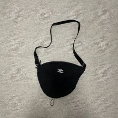 美品】YZ 9090 Tech One Shoulder Bag ブラック - メルカリ